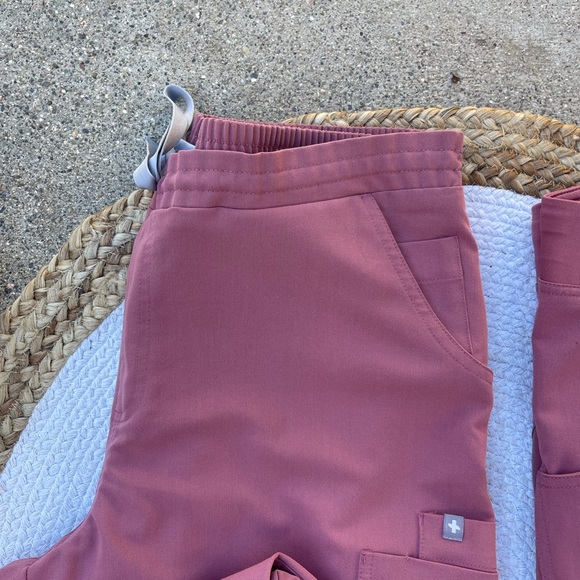 Figs Mauve Set Medium Catarina LIMITED RELEASE - Picture 6 of 9